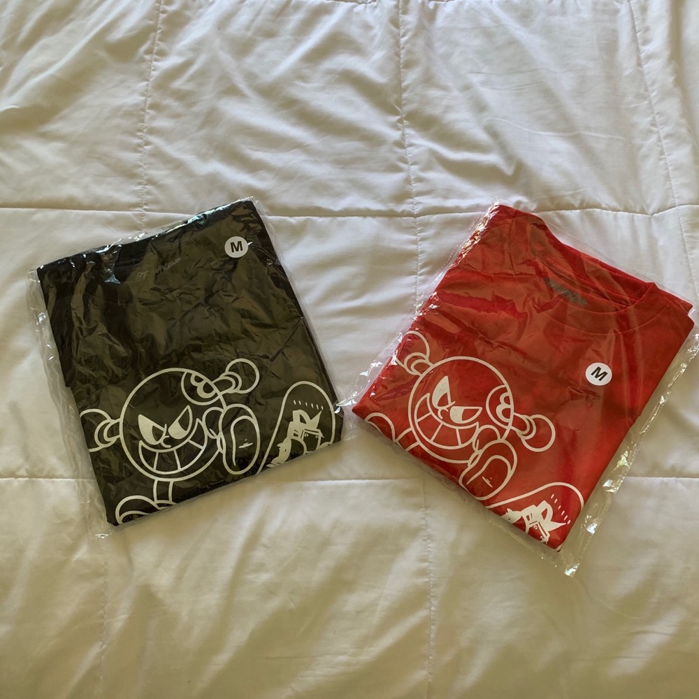 2 T shirts